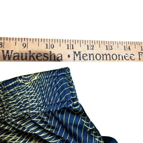 Nike Gym Shorts Geometric Dri Fit Performance Athletic With Pockets Boys Medium - Picture 3 of 12